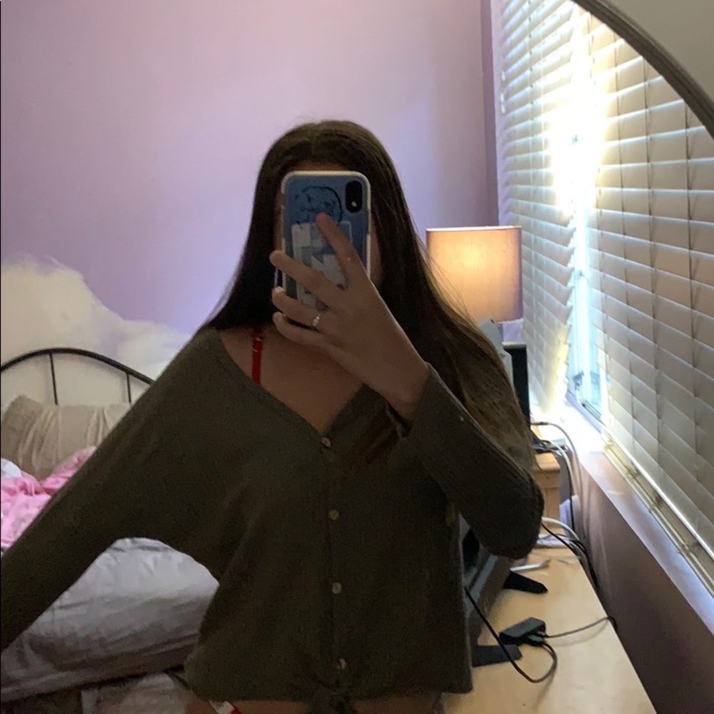 Green long sleeve sweater